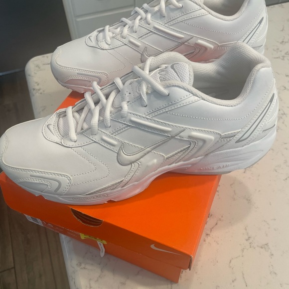 Men’s Nike Air shoes - Picture 3 of 5